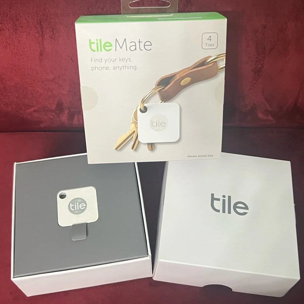 👑✅PRICE FIRM✅ Tile Mate Bluetooth Slim 4Pack Tracker Set-BRAND NEW!